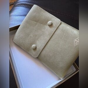 Van Cleef & Arpels Travel
Necklace Pouch
 in Light Olive